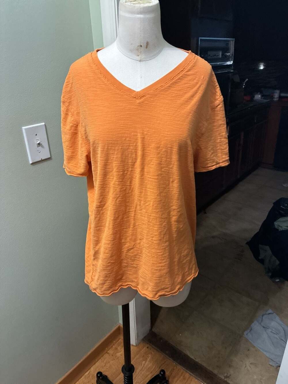 Helix Orange Slub Cotton V-Neck Short Sleeve T-Shirt Size M